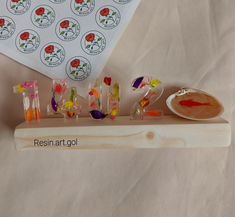 استند سال ۱۴۰۲