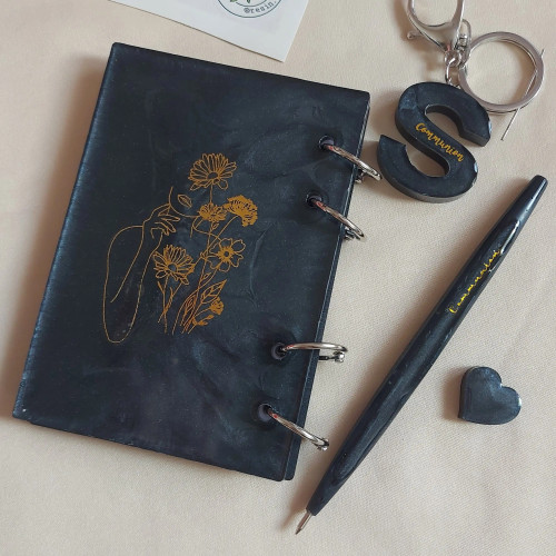 دفترچه و خودکار و جاکلیدی ست