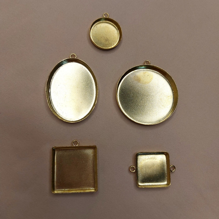 قاب فلزی کفه دار طلائی