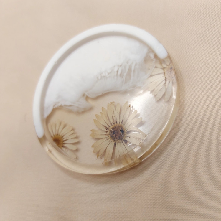 زیرلیوانی رزینی