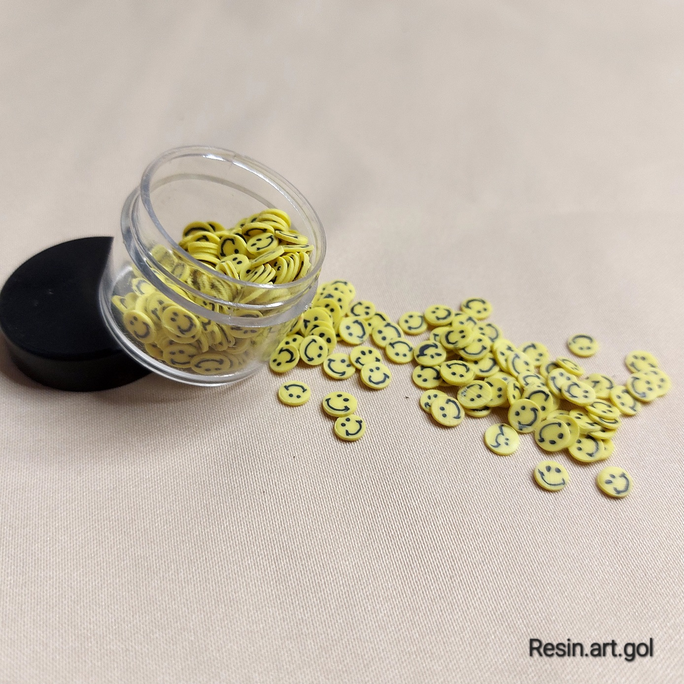 فیمو طراحی ناخن ، خرج‌کار رزین